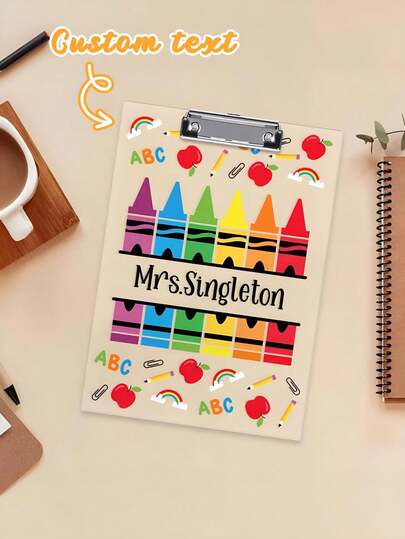 1 pieza Carpeta de color con texto personalizado, patrones de dibujos animados como lápices de colores, manzanas, arcoíris, etc., Portapapeles de maestro personalizado, adecuado para útiles escolares y de oficina, se puede usar como regalo para la temporada de regreso a clases y el Día del Maestro, Regalos personalizados, Suministros de escritorio de oficina, Regalos para maestros