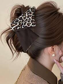 Retro Fashionable Leopard Print Patchwork Triangle Hair Clip, Elegant Versatile Hairpiece - Brown - View 5