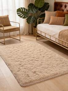 柔软舒适的米色长毛地毯，现代简约北欧风格，暖色调，营造温馨的室内氛围。这款毛绒地毯舒适柔软，适用于客厅、卧室，是秋冬季节的理想礼物，也是圣诞节、万圣节和情人节的装饰佳品。 - 卡其色 - 查看 7