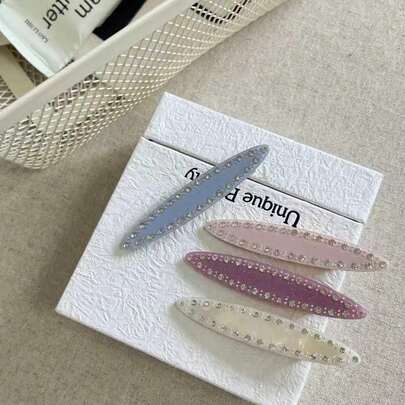 Kẹp tóc nữ trang trí pha lê thanh lịch - Thiết kế mỏng nhẹ với điểm nhấn lấp lánh, phù hợp để kẹp tóc mỏng hoặc dày, thích hợp cho sử dụng hàng ngày, đám cưới và các dịp đặc biệt, phụ kiện tóc cổ điển giúp tăng thêm vẻ quyến rũ cho bất kỳ kiểu tóc nào.