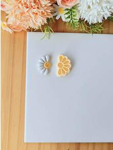 1件春季主题动植物造型聚合物粘土耳环模具，包含蜜蜂、蜗牛、向日葵、蝴蝶等造型，适用于制作聚合物粘土耳环，DIY吊坠耳环，是手工耳环和吊坠的理想选择，也是珠宝制作工具。 - 橘色 - 查看 13