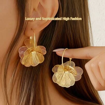 1对时尚、优雅、创意、高端花瓣耳环，适合女性日常佩戴、派对、情人节、新娘配饰、圣诞节和其他场合。