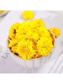 一套110克/210克/310克蜡烛制作套装，包含茉莉花、薰衣草、玫瑰花瓣、红梅花、玫瑰花瓣、彩色菊花干花，适用于手工皂、装饰花卉、鲜花装饰、蜡烛干花、人造花卉装饰、干花植物、足浴、全身浴、水疗、浪漫婚礼、五彩纸屑、家居香氛、沐浴、香皂蜡烛制作、派对婚礼装饰、DIY工艺材料装饰、真正的干红玫瑰花瓣、蜡烛装饰等等。 - 蠟燭製作套件(1件) - 查看 3