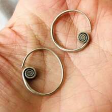 Elegant Fashion Gold Inlaid Pendant Earrings, Classic Creative Metal Carved Hollow Ball Pendant Earrings - Silver - View 1