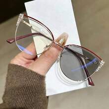 1 Cặp kính gọng kim loại hình bầu dục, unisex, có tròng kính đổi màu - Tròng kính trong suốt, gọng kim loại nửa vành - Giảm mỏi mắt do sử dụng máy tính, tivi, điện thoại và chơi game, cũng có thể dùng làm kính trang trí. - Khung vàng tím - Xem 11