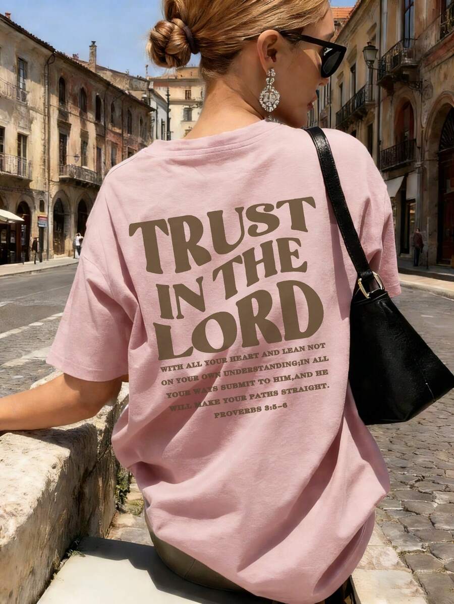 女士新款春夏“True In The Lord”字母印花休闲圆领短袖T恤，时尚简约