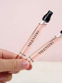 Valentino Donna Born In Roma For Women 0.33 Oz Eau De Parfum Go Spray, Go Spray Format, Luxury Fragrance, Portable Design, Spray Application, Travel Size - Tươi - Xem 3
