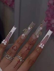 24片新款加长棺材形白色法式美甲，饰有心形水钻3D金色装饰，附赠1把指甲锉和1瓶果冻胶，提升您的优雅气质，适合度假、日常佩戴、上学、办公等场合。 - 白色 - 查看 1