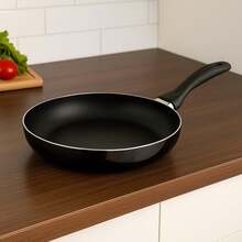 Interior Set di padelle Ø16 Ø20 Ø24 e Ø28 cm induzione, antiaderenti, in alluminio stampato, colore nero - nero - Visualizzare 3