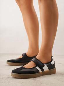 Ballerina-Style Sneakers With Hook And Loop Closure - Black - View 1