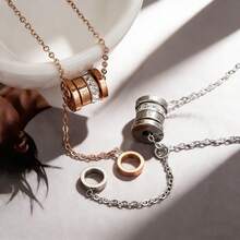 1件精致镶嵌锆石圆柱吊坠项链 | 不锈钢防锈可调节玫瑰金项链，女士日常珠宝礼品 - 多色(#3254) - 查看 3