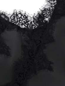 Top de camisola ajustado con encaje suave y sedoso, con bajo asimétrico hueco, para primavera/verano - Negro - Ver 9