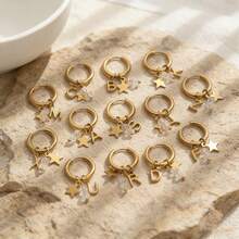 一对低过敏性不锈钢耳环，A-Z 个性化字母星形水晶吊坠耳环，防水不褪色耳饰，女士日常礼物 - 金色 - 查看 2