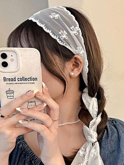 1pc Floral Print Solid Color Silk Ribbon, Elegant Bohemian Vintage Lace Edge Design, Versatile Chiffon Scarf/Headband/Hair Accessory, Romantic & Cute Girl's Accessory, Polyester Headband & Sweatband, Spring/Summer Headwrap, Women's Hair Accessory, Vacation Outfit Item, Suitable For Women To Wear As Neckerchief, Soft Headscarf