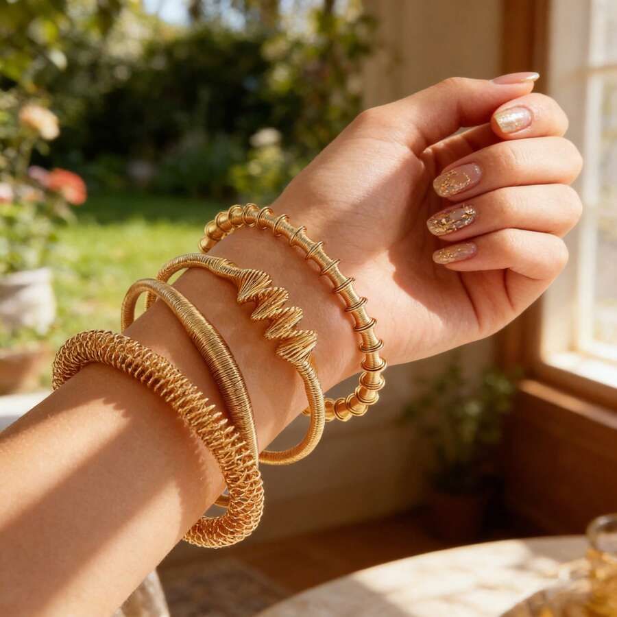 女士防水防过敏18K镀金不锈钢手镯，可叠戴金色手镯，日常派对饰品 - 可調整手鐲 - 查看 1