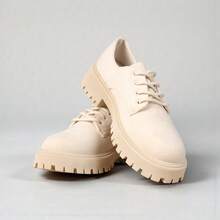 Zapatos Oxford para Mujer con Plataforma y Suela Track Dentada, Cierre con Cordones, Estilo Casual Urbano, Punta Redonda, Zapatos Bajos Tipo Chunky para Oficina, Colegio y Uso Diario, Gamuza Sintética - Beis - Ver 6