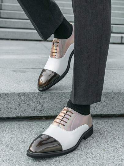 Zapatos formales de negocios de dos tonos negro y dorado para hombres, zapatos Oxford casuales elegantes y con estilo, diseño plano con punta, con un diseño de tres piezas superpuestas, estilo elegante de caballero, retro británico, adecuado para la oficina, bodas, fiestas, uso casual diario, y también perfecto como un regalo seleccionado para hombres o un regalo para adultos.