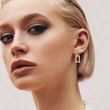 1 Pair New U-Shaped Minimalist Lightweight Women's Earrings With Synthetic Zirconia Stone And Horseshoe Clasp - Horseshoe Buckle - View 1
