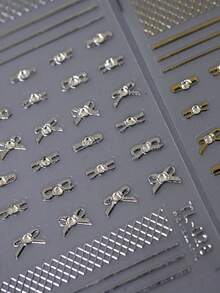 1 pieza Lazo plateado Cinta francesa minimalista Nudo de corbata Pegatinas de arte de uñas 5D Elegante decoración de uñas moderna Adhesivos para manicura para mujeres - Multicolor - Ver 5