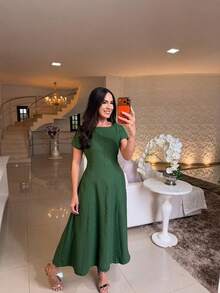 Elegant Midi Dress With A Flowing Drape And Fitted Waist. - Màu xanh lá cây đậm - Xem 1