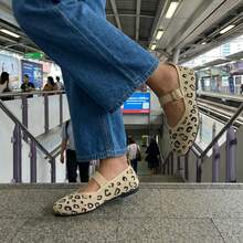 女士休闲平底鞋，豹纹百搭款，透气百搭，适合派对、办公室、居家等各种场合，四季皆宜。 - 杏色 - 查看 5