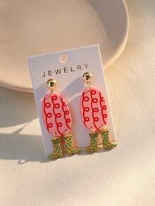一对可爱西部风红色鸡蛋配绿色靴子亚克力吊坠耳环，送给女性参加音乐节、节日派对的礼物 - 粉色 - 查看 4