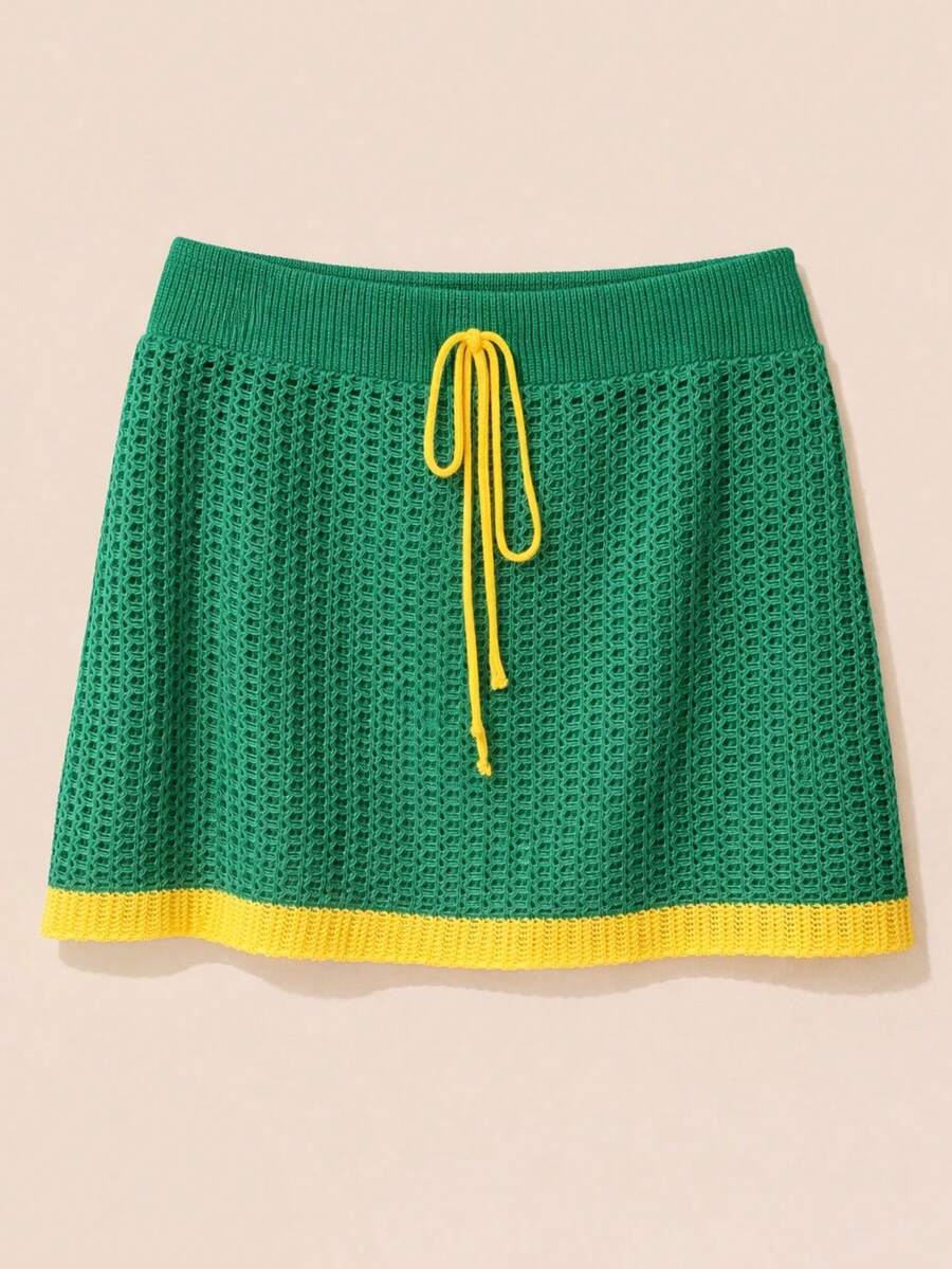 Short Two-Tone Crochet Beach Skirt With Green And Yellow Top And Adjustable Waistband, Perfect For Summer, Beach, And Vacation. - màu xanh lá - Xem 1