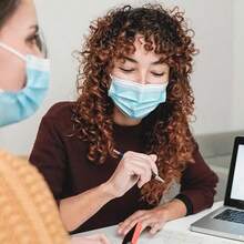 Cubrebocas AZUL Triple Capa Plisado con Ajuste Nasal Ajuste cómodo. - A - Ver 7