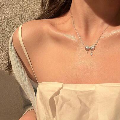 Silver Geometric Pendant Necklace With Bowknot And Rhinestones, Minimalist Design Versatile Jewelry Gift, Suitable For Events Valentine's Day Accessories