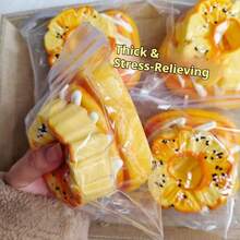 1 pieza Juguete Apretable en Forma de Rebanada de Piña - Juguete Antiestrés - Juguete para Apretar - Juguete Suave - Juguete Apretable - Juguete Fidget - Juguete de Costura - Juguete de Viaje - Juguete Fidget para el Aula - Mini Juguete de Baño - Pelota Antiestrés de Papelería Navideña, Regalo para Niños, Niñas, Día de San Valentín, Año Nuevo, Cumpleaños, Navidad, Halloween, Regalo Perfecto - Multicolor - Ver 6