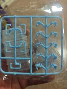 1/5 比例储物盒（蓝色或橙色可选） - 采用耐用塑料材质，透明便携，多用途储物盒，适合存放娃娃屋物品、药品、小物件等。 - 彩色 - 查看 14