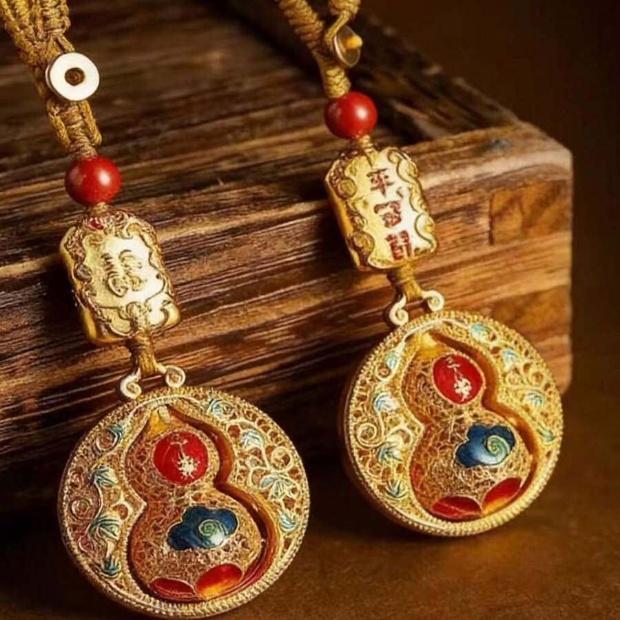 Gold-Tone Auspicious Gourd Keychain, Elegant Car Key Chain Pendant, Unisex Prosperity Gift - Multicolor - View 1