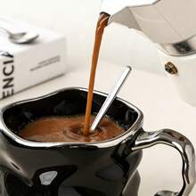 350毫升奢华不规则扭曲马克杯，镀银陶瓷咖啡杯带把手，创意褶皱纹理茶杯，适用于办公室和家庭 - 彩色 - 查看 2