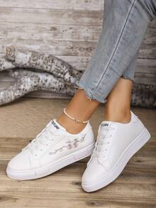 Women's White British Style Lace-Up Sneakers, Round Toe Low-Top Flat Skate Shoes, Fashionable Breathable Non-Slip Small White Shoes For Students - White - View 2