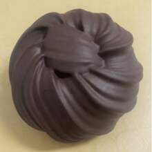 2026 Novo Bolo de Chocolate Brinquedo de Rebote Lento, Brinquedo Criativo Macio e Apertável para Alívio de Estresse - Presente Único para Amigos, Coleção, Feriados, Aniversários - Multicolorido - Visão 7