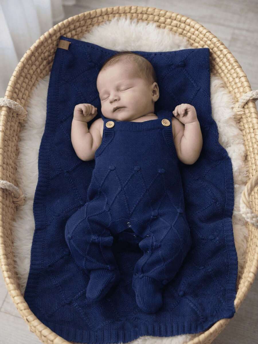 Kit Manta e Macacão Jardineira Bebê Tricot Luxo Losango Bolinhas Botões Enxoval Infantil