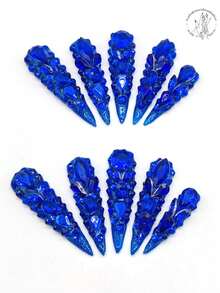 10片纯手工压制美甲片，53毫米长，蓝色闪粉底，蓝色水钻覆盖，蓝色大水钻小花形，夏秋风格，可爱美甲片，适合日常休闲度假、宴会、派对、演出等场合。手工压制美甲片 - 寶藍色 - 查看 1