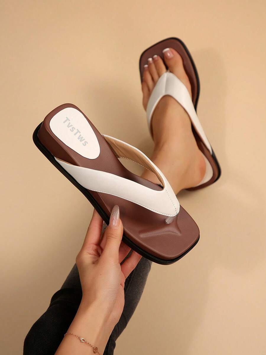 Sandalias de dedo con cuña de punta cuadrada para mujer, sandalias de chanclas cómodas y de moda, adecuadas para la playa de verano y el uso diario casual - Blanco - Ver 1
