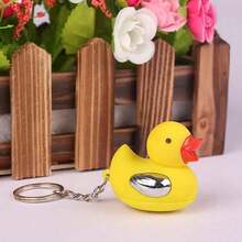 Patito Toques Llavero Con Linterna Juguete de Broma Color Amarillo Luz Fría - Amarillo - Ver 1