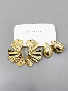 6/16件套夸张永生花耳环套装，包含大水滴形、五瓣花形和蝴蝶形耳环，适合日常及节日佩戴，采用ABS树脂材质，并经UV镀层处理，不褪色。 - 金色 - 查看 4