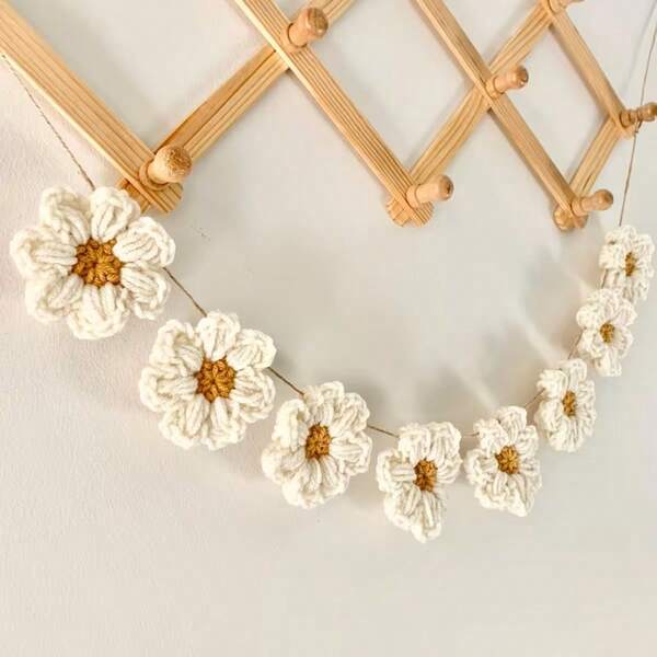 Daisy Flower Wreath Wall Decor, Crochet Daisy Decorative Piece, Handmade Banner, Suitable For Home Decor, Applicable For Party, Gender Reveal, Wedding And Birthday, Whimsical Design, Suitable For Living Room And Bedroom