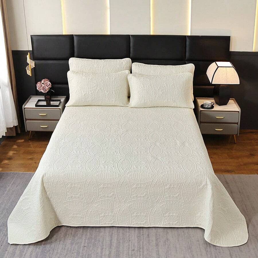 3pcs/Set Grey Butterfly Double-Sided Quilted Bedspread (1 Bedspread, 2 Random Pillowcases, No Pillow Inserts), High-End & Elegant, Suitable For Hotels, Guest Rooms, Bedrooms, Super Soft, All-Season - Beige - View 1