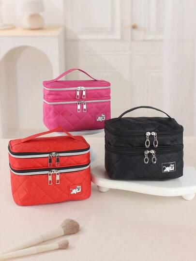 1个女士化妆工具收纳包，经典绗缝小碎花猫咪图案，便携大容量化妆品整理袋，适合学校、居家、出差、车内、邮轮等场合，女士推荐