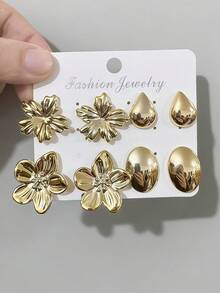 8件套时尚耳环套装，夸张的五瓣花系列耳环，适合日常和节日佩戴，采用ABS树脂材质，UV镀金，不褪色。 - 金色 - 查看 3