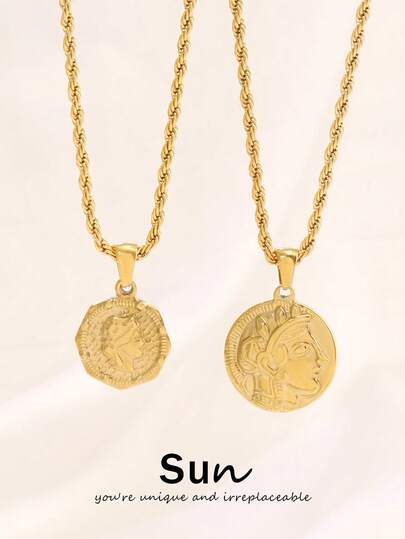 1pc Stainless Steel Carved Queen Pendant Necklace For Women Fashion 18K Gold Plated Charms Chain Necklaces Waterproof Jewelry