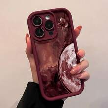 Pintura de cielo rojo, flores, luna y nubes. Esta elegante funda es compatible con Samsung, Apple, VIVO, OPPO, , Transsion, ,  y Honor. Fabricada en silicona TPU, ofrece protección contra golpes y caídas, además de una sensación superior. Es un regalo ideal para familiares, amigos y seres queridos, y una opción perfecta para San Valentín y Año Nuevo. - Burdeos - Ver 3
