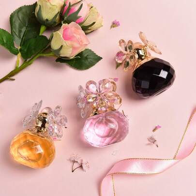 1pc 60ml Floral Scented Fragrance Mist, Combining Floral And Fruity Aroma, Air Freshener With Long-Lasting Scent. This Premium Luxury Flameless Diffuser Has Deodorizing And Scent-Boosting Functions, Also Helps Improve Mood. Ideal For Personal Use Or As A Gift, Perfect For Everyday Outings And Dates.