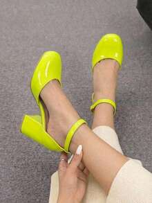 Zapatillas de tacón cuadrado de altura media para mujer de moda, con hermoso acabado y pulsera con hebilla ajustable en tobillo, perfecto para ocasiones especiales, fiestas o para añadir un toque glam a tu outfit. La punta redonda y el tacón cuadrado aseguran estabilidad y comodidad, mientras que la pulsera ajustable en el tobillo brinda comodidad y elegancia. - Verde - Ver 3