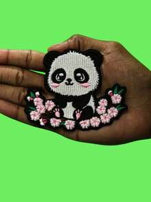 1 pieza Parche bordado de oso panda con flor de cerezo Kawaii y adorable para planchar - Multicolor - Ver 3
