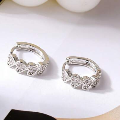 一对浪漫心形铜质闪亮锆石镶嵌耳环，女士款，是生日、母亲节、周年纪念日的理想礼物，优雅的黄色调，低过敏性，不易褪色，适合婚礼、派对、日常佩戴，复古美学风格。